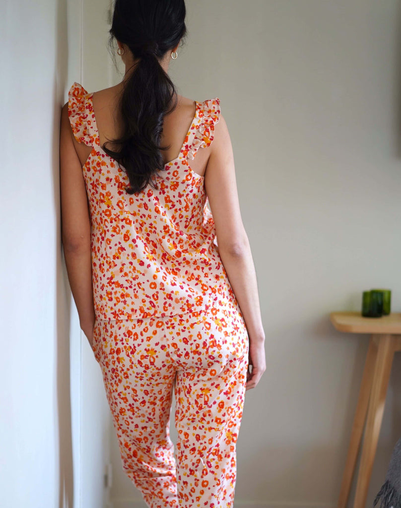 Nêge Paris - Pyjama Débardeur Pantalon Lueurs d'été couleur orange corail Tencel lyocell certifié OEKO-TEX