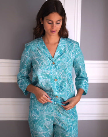 Nêge Paris Pyjama Chemise Pantalon Le Plongeon couleur bleu vert turquoise confectionné dans un tissu écologique 100% Tencel certifié OEKO-TEX